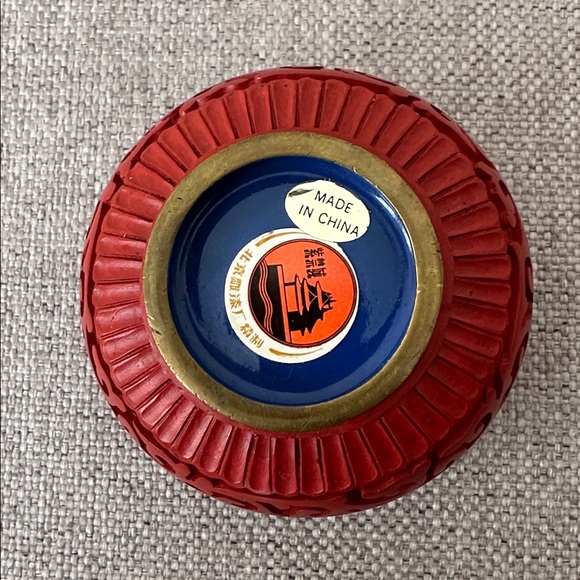 Vintage Cinnabar with Enamel Box - Picture 4 of 8